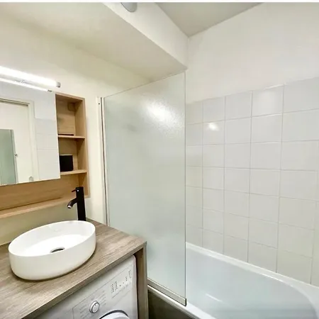 Caprozion-erosoa-t1-piscine-clim Apartment *
