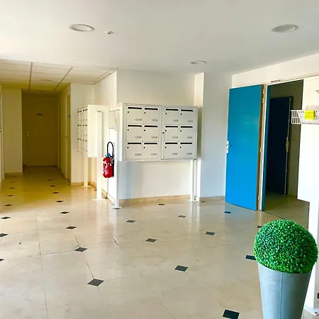 Apartment Caprozion-erosoa-t1-piscine-clim