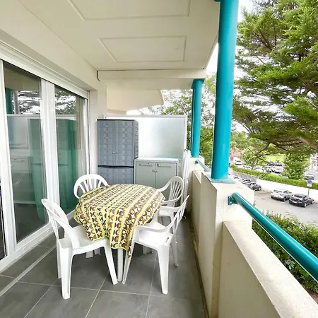Caprozion-erosoa-t1-piscine-clim Apartment *